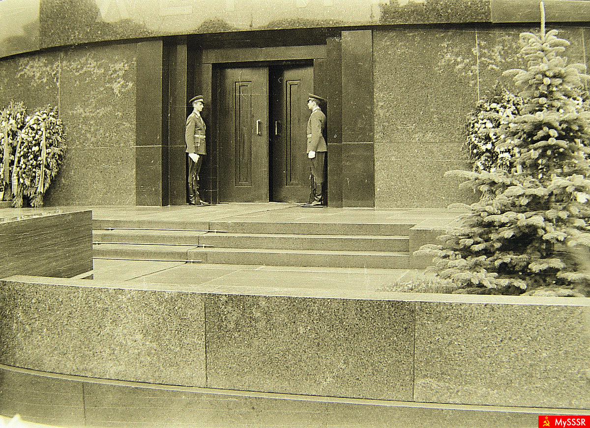   1969 .