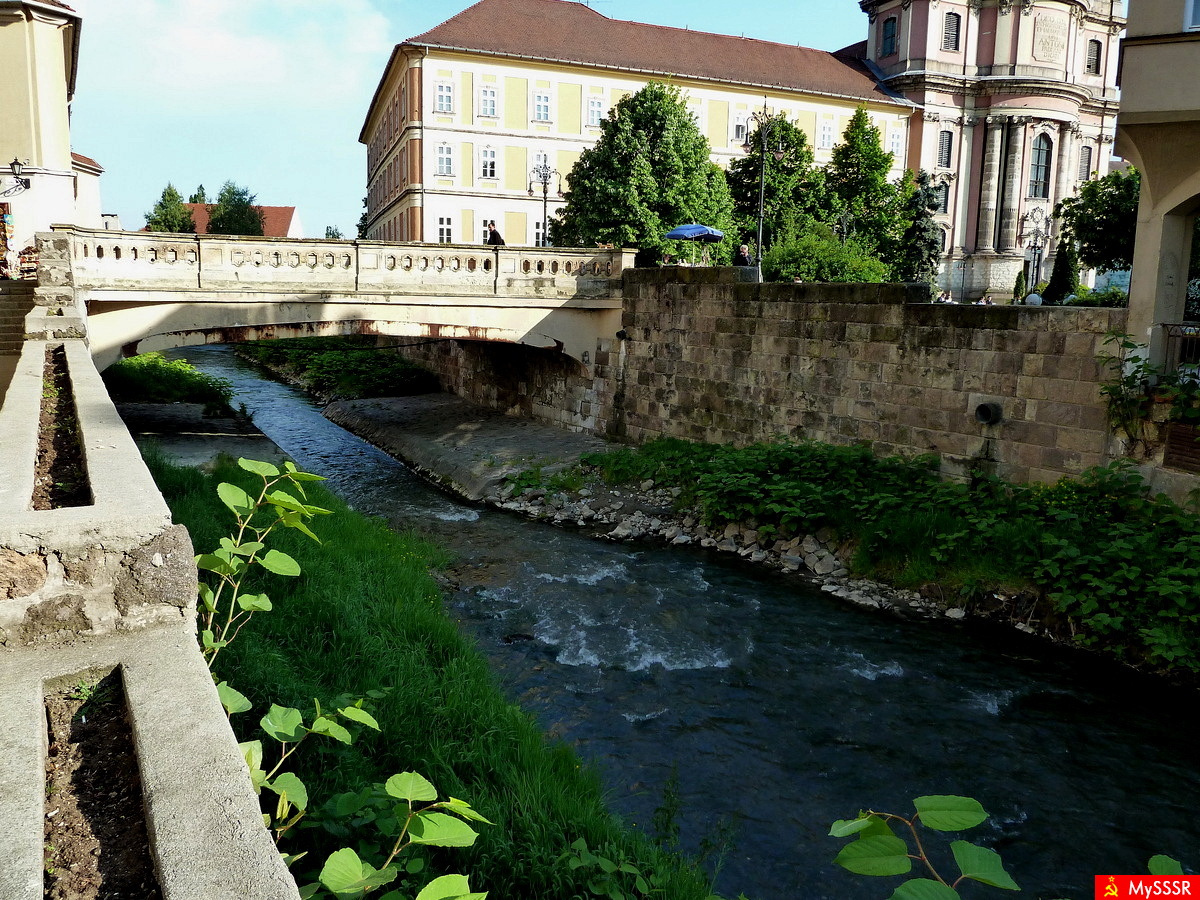  .  (Eger) .