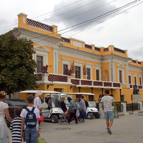 Улицами Феодосии