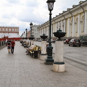 Манежная улица