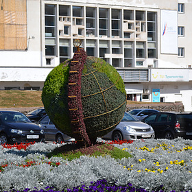 Город