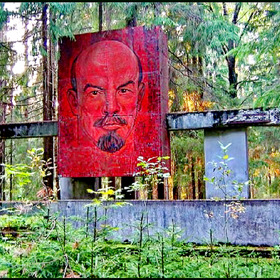 Ленин жил, Ленин жив, Ленин будет жить!