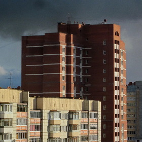 Тучи над городом встали ....