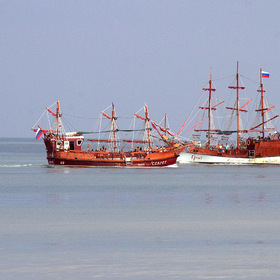 Встреча в море