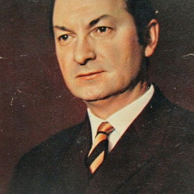    (5) 18.04.1917 - 22.10.2001