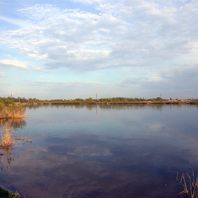 У ОЗЕРА