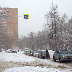 А снег всё идёт