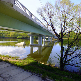 У Москвы-реки